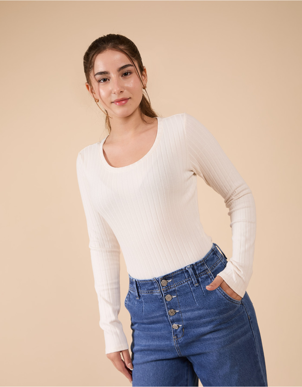 Polo body slim fit manga larga beige