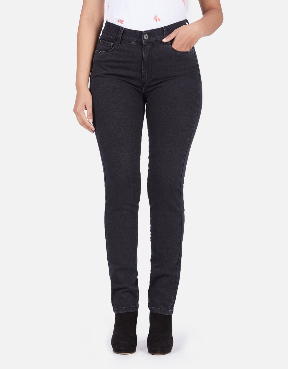 Jean semi recto negro tiro alto