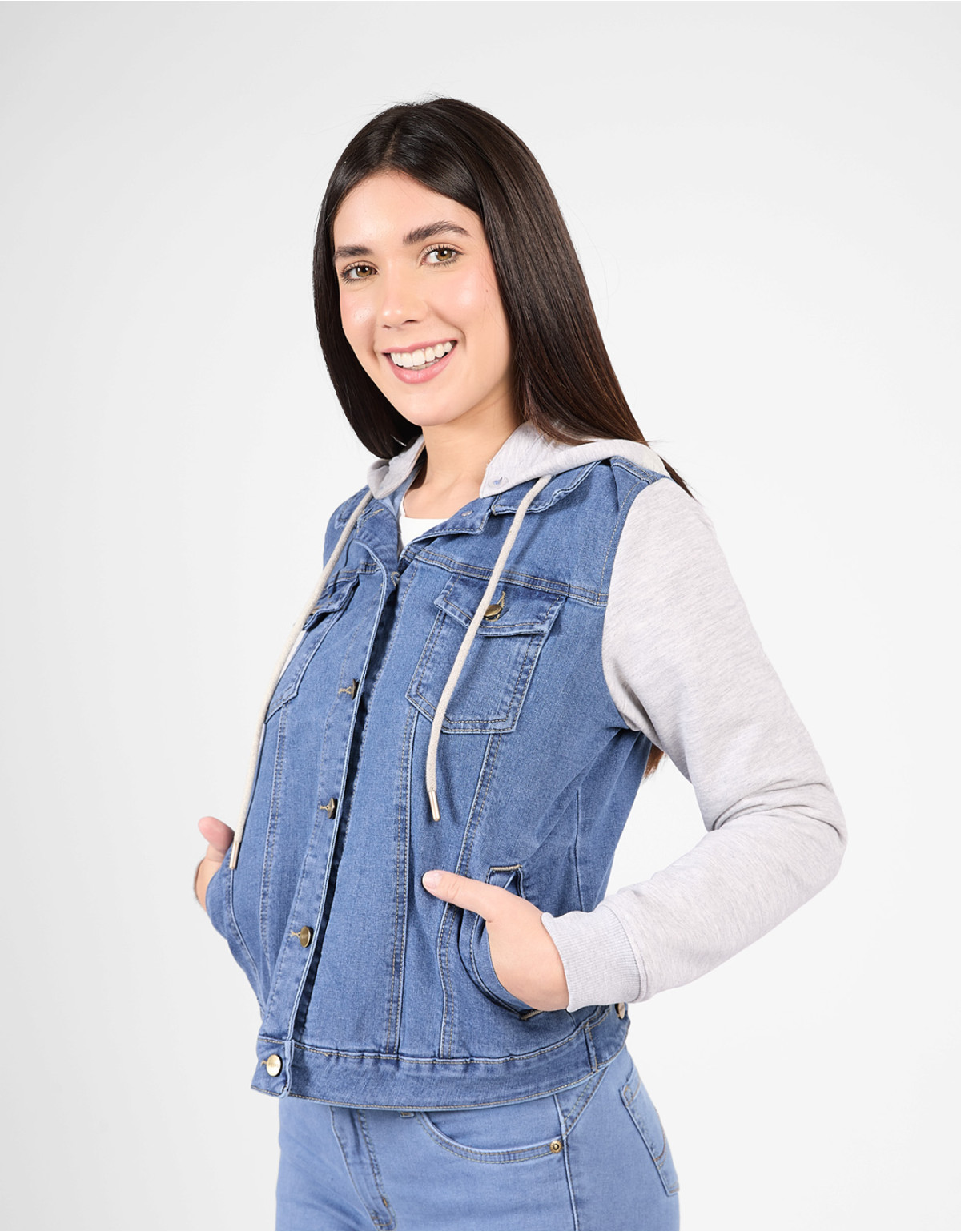 Casaca Maissa II celeste regular fit