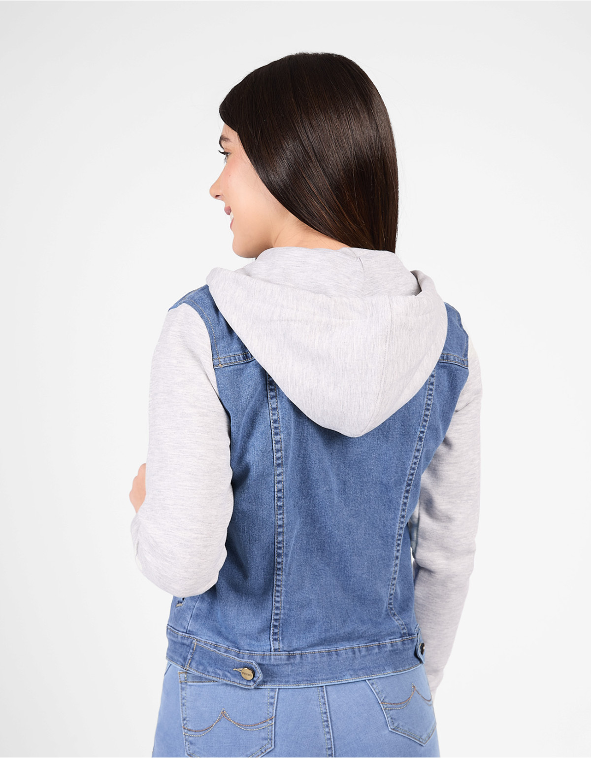 Casaca Maissa II celeste regular fit