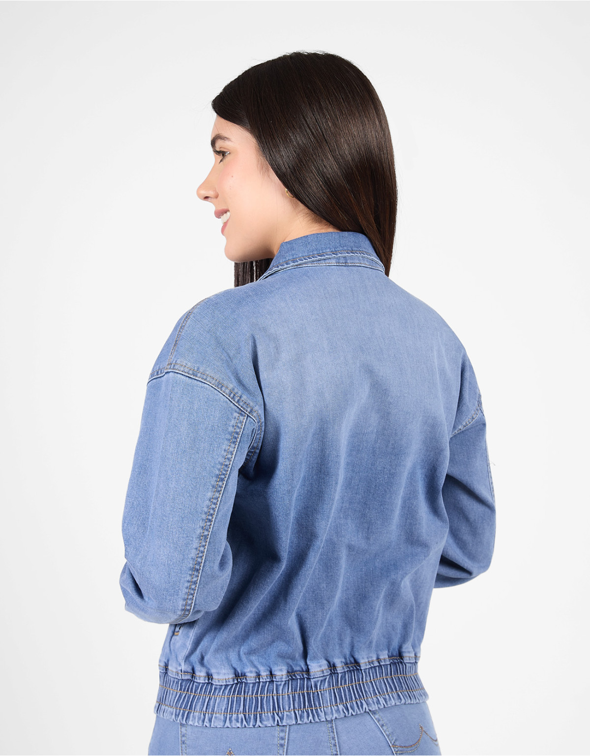 Casaca Anays celeste regular fit