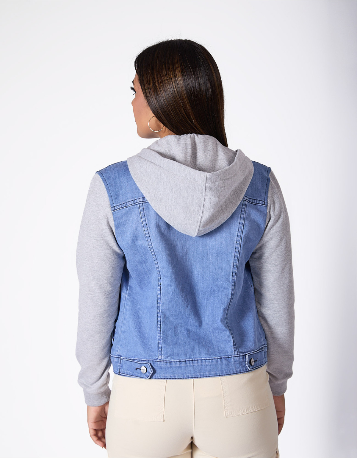 Casaca regular fit celeste